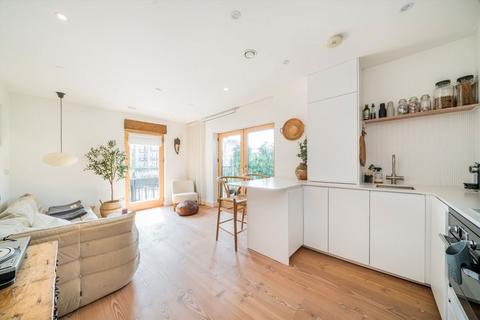 2 bedroom flat for sale, Pound Path, London E3