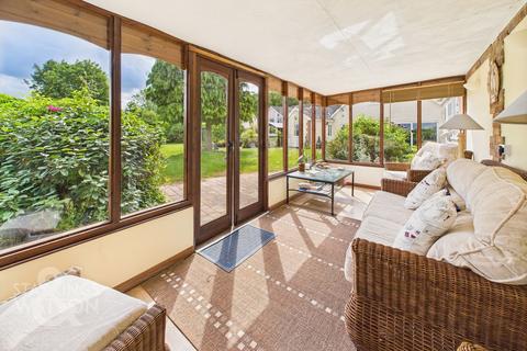3 bedroom chalet for sale, Middle Road, Great Plumstead, Norwich