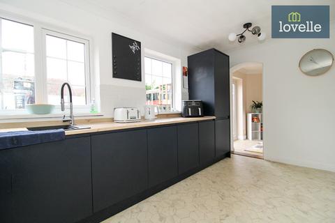 14 Fortuna Way, Grimsby, DN37 9SL