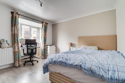1, Shire Court Dellfield, St Albans, AL1 5UQ
