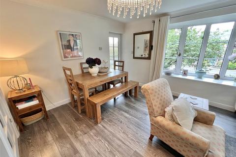 2 bedroom flat for sale, Pownall Court, Wilmslow