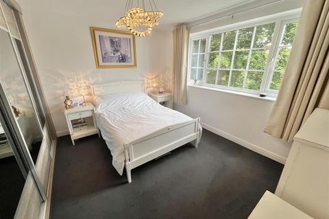 2 bedroom flat for sale, Pownall Court, Wilmslow
