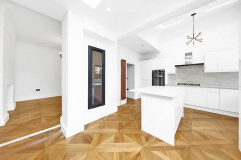 179 Twickenham Road, London, E11 4BQ