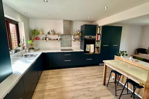 5 bedroom detached house for sale, Carter Grove, Hereford, HR1