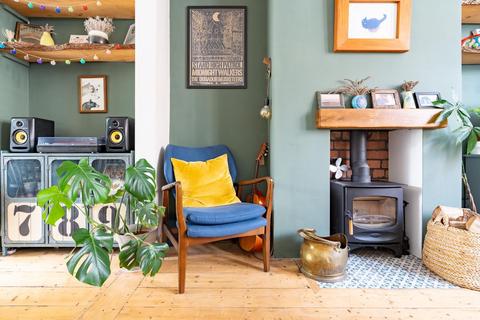 2 bedroom terraced house for sale