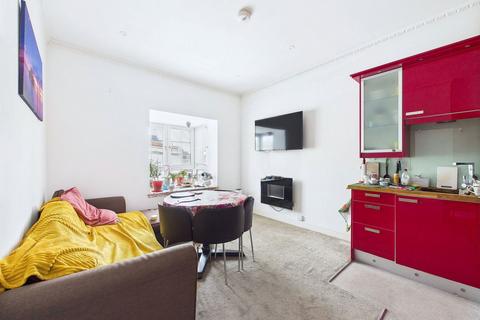 2 bedroom flat for sale, The Octagon, Brighton Marina Village, Brighton, BN2 5UU