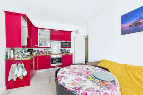 2 bedroom flat for sale, The Octagon, Brighton Marina Village, Brighton, BN2 5UU