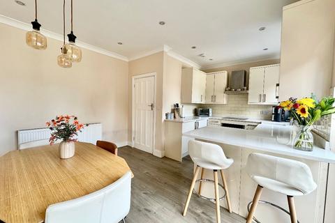 51 Rainsford Way, Hornchurch, RM12 4BL