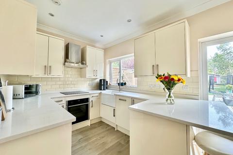 51 Rainsford Way, Hornchurch, RM12 4BL