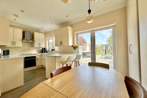 51 Rainsford Way, Hornchurch, RM12 4BL