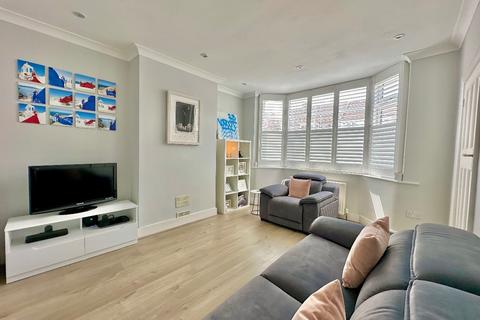 51 Rainsford Way, Hornchurch, RM12 4BL