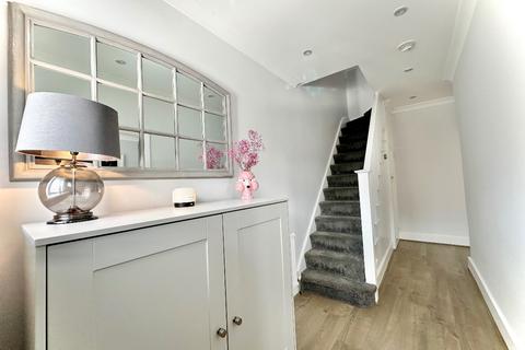 51 Rainsford Way, Hornchurch, RM12 4BL