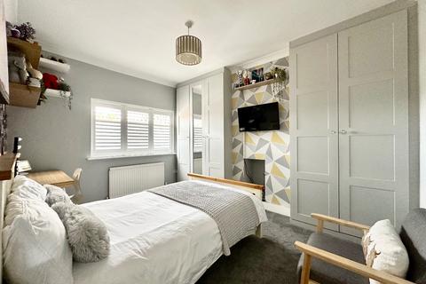 51 Rainsford Way, Hornchurch, RM12 4BL