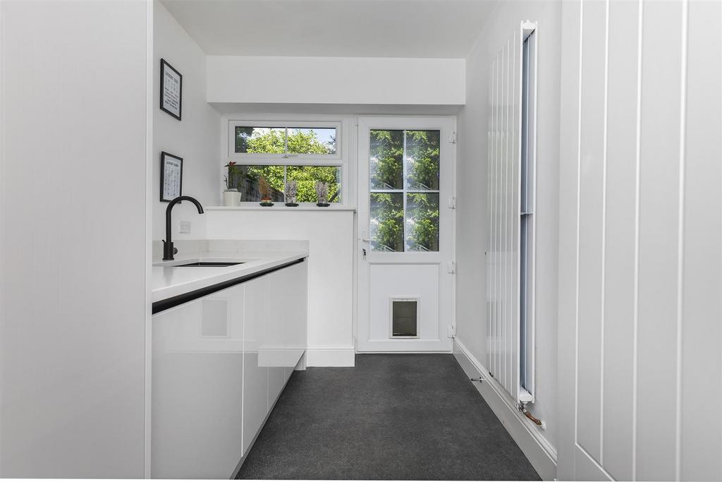 Bramleys Estate Agents - Cheviot Way - Mirfield (1