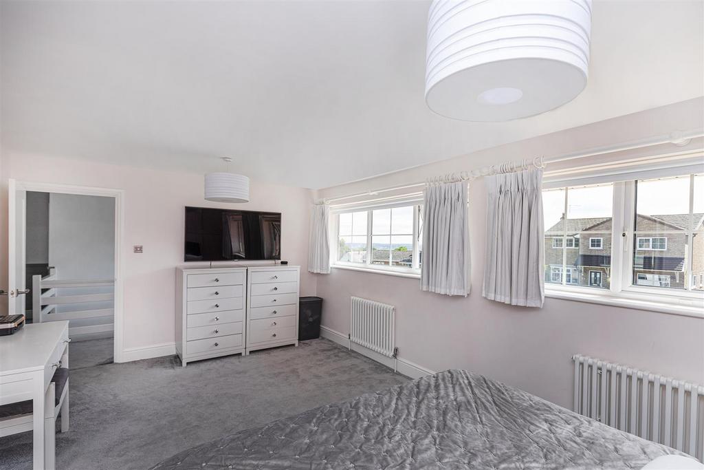 Bramleys Estate Agents - Cheviot Way - Mirfield (4
