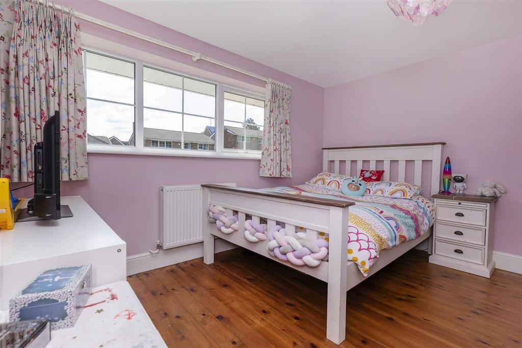 Bramleys Estate Agents - Cheviot Way - Mirfield (3