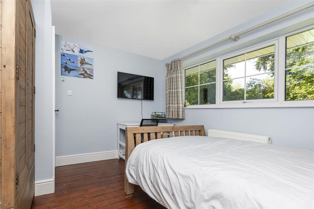 Bramleys Estate Agents - Cheviot Way - Mirfield (3