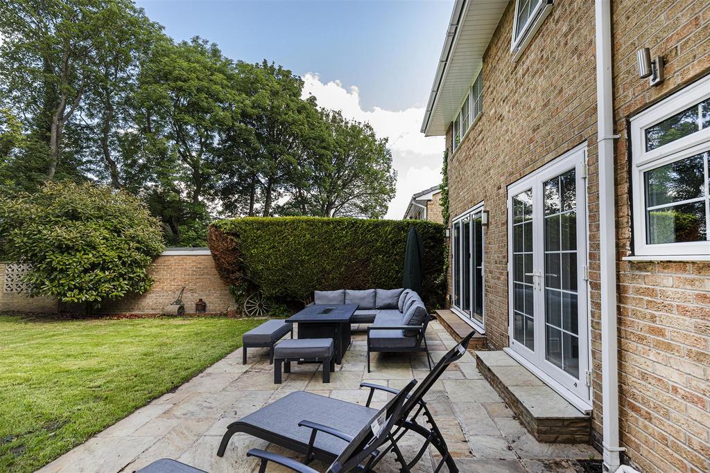 Bramleys Estate Agents - Cheviot Way - Mirfield (5