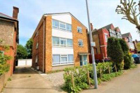 3 bedroom flat to rent, Beaufort Road, Kingston upon Thames KT1