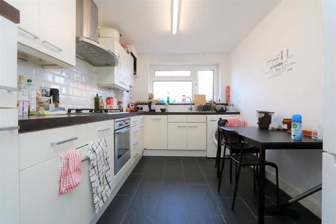 3 bedroom flat to rent, Beaufort Road, Kingston upon Thames KT1