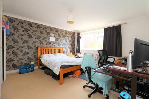3 bedroom flat to rent, Beaufort Road, Kingston upon Thames KT1
