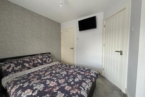 32 Bridge Street, Llangennech, Llanelli, SA14 8TN
