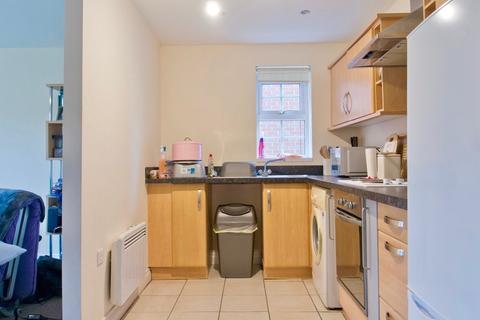 2 bedroom flat for sale, Birkby Close, Hamilton, Leicester, LE5