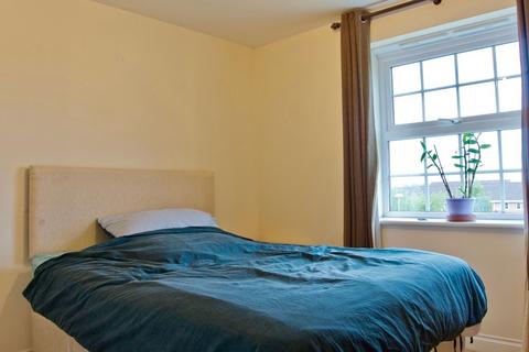 2 bedroom flat for sale, Birkby Close, Hamilton, Leicester, LE5