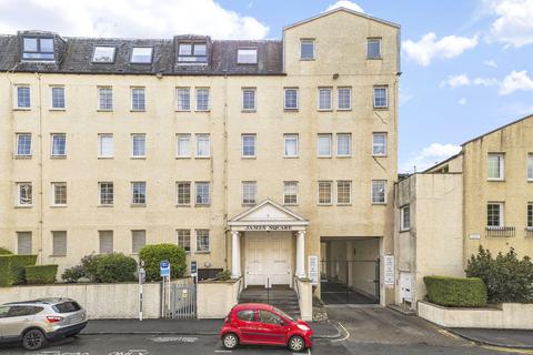 51/4 Caledonian Crescent, Edinburgh, EH11 2AT