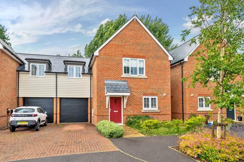 3 bedroom semi-detached house for sale, Priors Orchard, Southbourne, PO10
