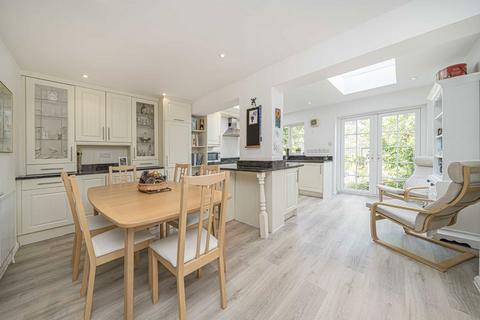 undefined, Fairlawns, Sunbury-On-Thames TW16