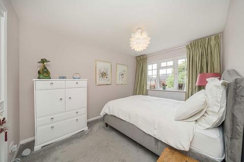 undefined, Fairlawns, Sunbury-On-Thames TW16