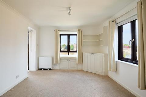 2 bedroom apartment to rent, Carrara Wharf, Fulham, SW6
