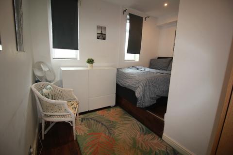 1 bedroom flat for sale, Sussex Gardens, Paddington, W2