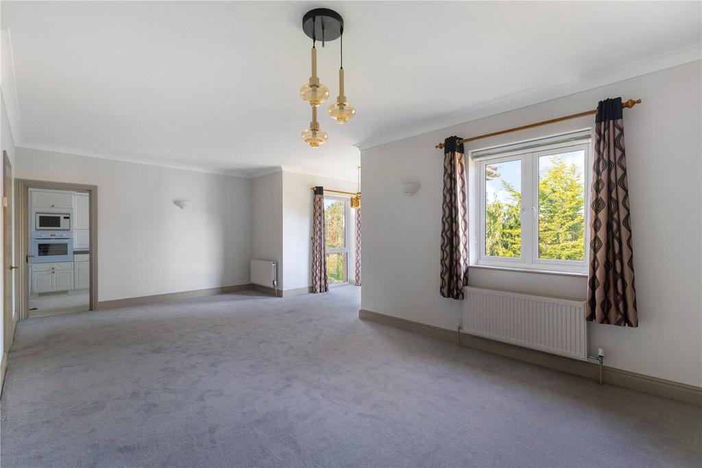 Sitting/Dining Room