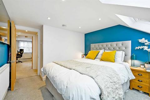 19 Elm Road, Windsor, SL4 3NB