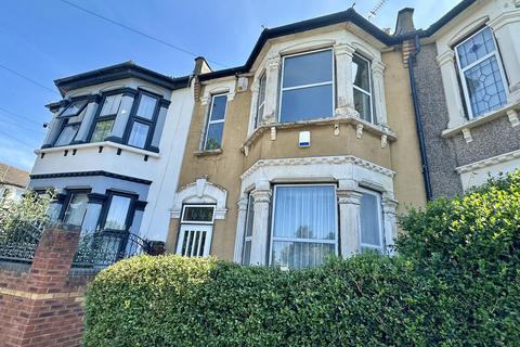 3 bedroom terraced house for sale, Woodhouse Grove, Manor Park, E12