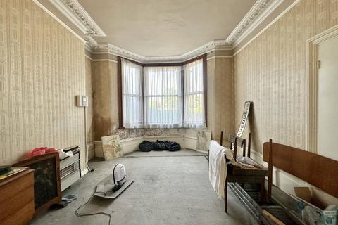 3 bedroom terraced house for sale, Woodhouse Grove, Manor Park, E12