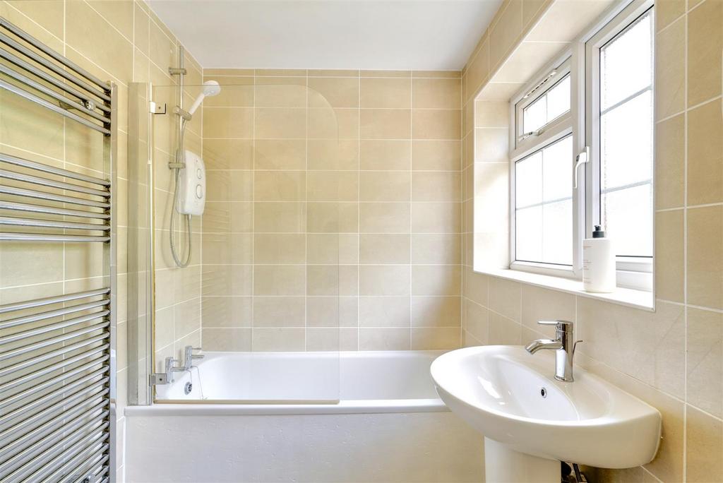 Bathroom 1 1.jpeg