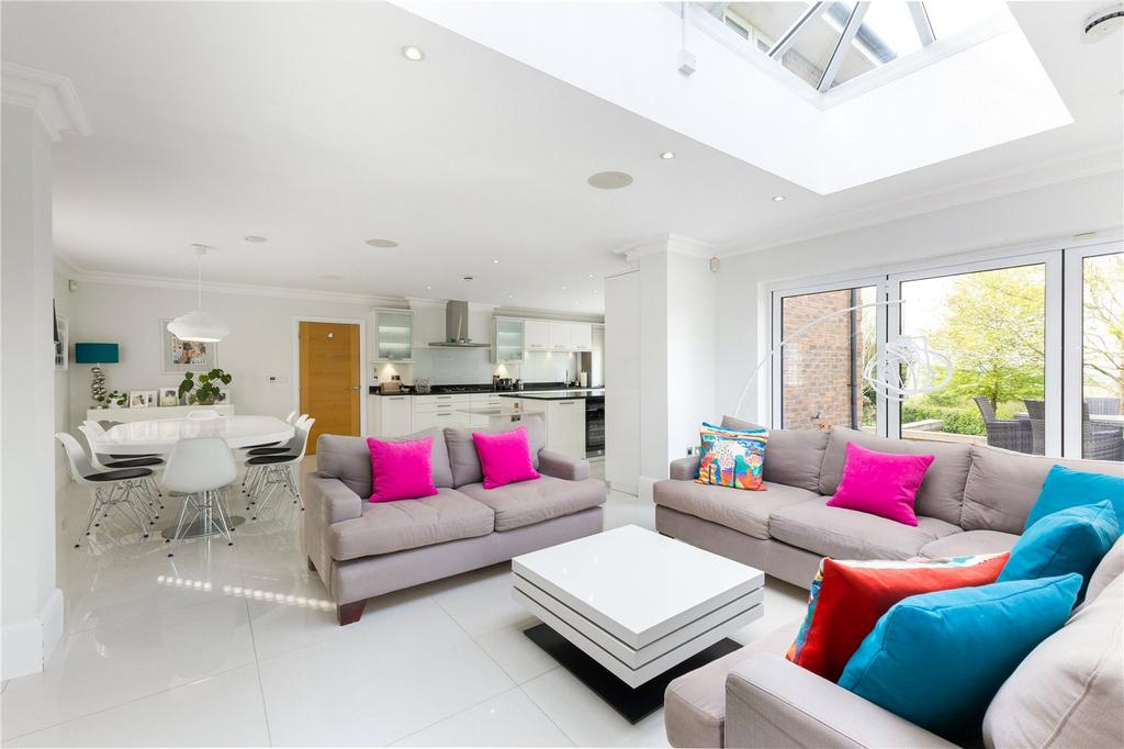 Sitting Area/Kitchen