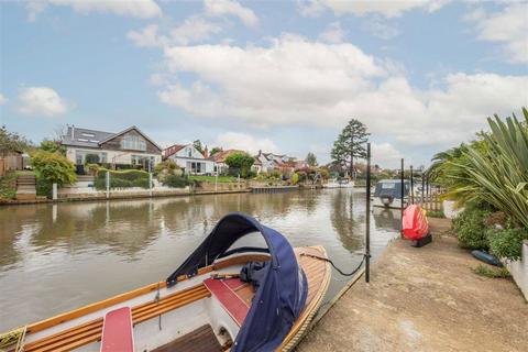 36 The Island, Thames Ditton, KT7 0SQ
