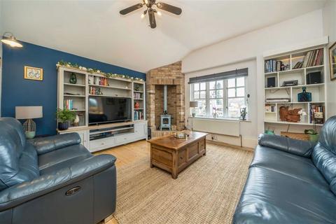 36 The Island, Thames Ditton, KT7 0SQ