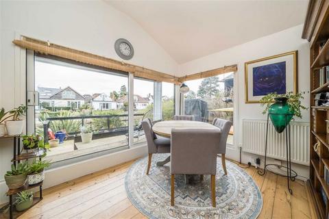 36 The Island, Thames Ditton, KT7 0SQ