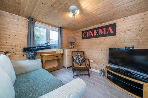 36 The Island, Thames Ditton, KT7 0SQ
