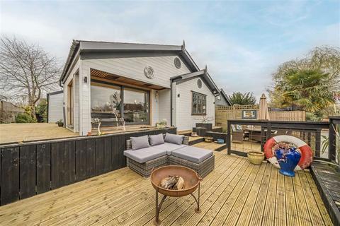 36 The Island, Thames Ditton, KT7 0SQ