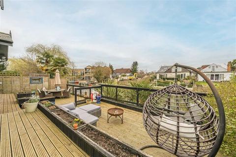 36 The Island, Thames Ditton, KT7 0SQ