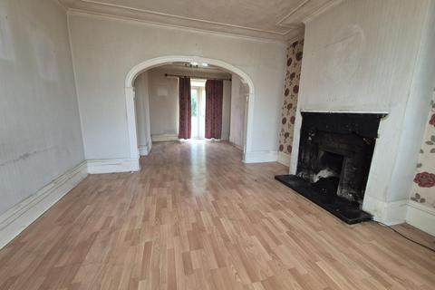 3 bedroom end of terrace house for sale, Queen Street, Withernsea, HU19 2AQ