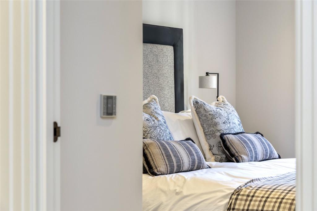 Show Apartment