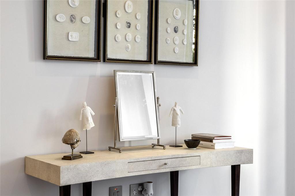 Show Apartment