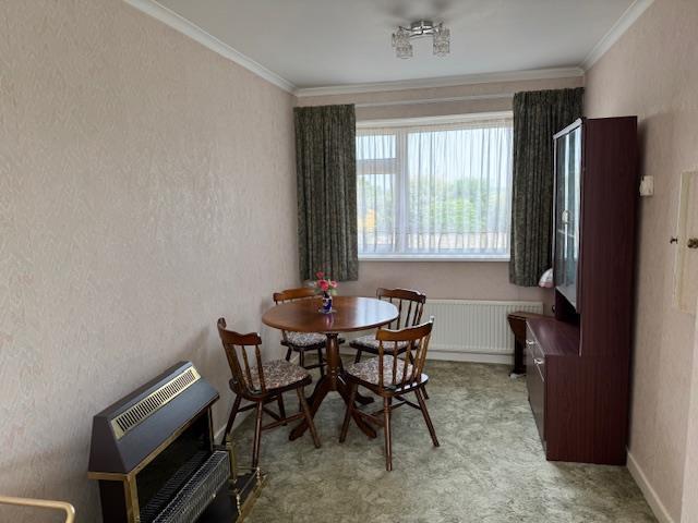 Sitting/dining room
